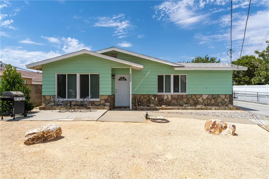 42435 52nd Street W, Lancaster, CA — listing photo 1