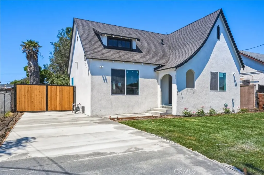 1433 N Neptune, Wilmington, CA — listing photo 1