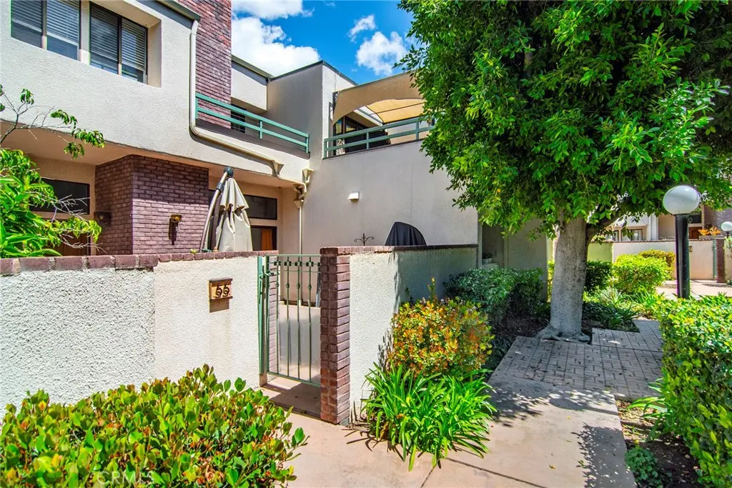 18739 Hatteras Street 55, Tarzana, CA — listing photo 1
