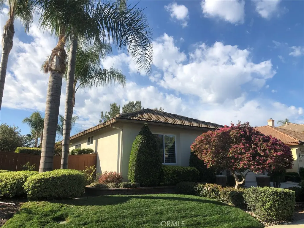 Single Family Residence for rent at 31581 Lakeridge Court, Temecula, CA featuring 3 beds and 2 baths