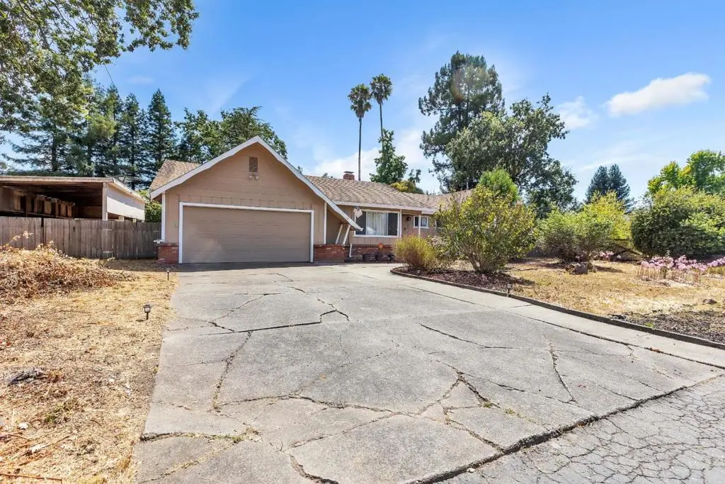 533 Hart Lane, Sebastopol, CA — listing photo 1