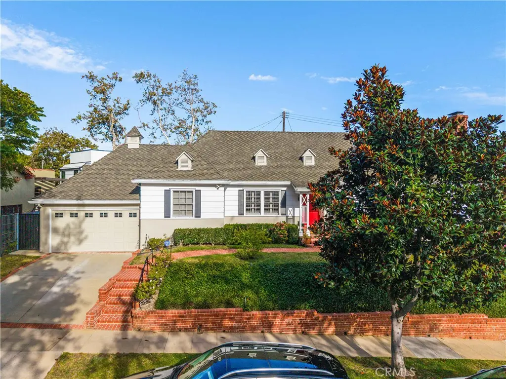 Single Family Residence for sale at 10518 Wellworth, Los Angeles, CA featuring 3 beds and 3 baths