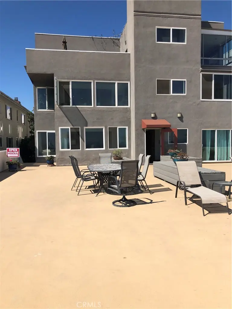 Condominium for rent at 1174 E Ocean Boulevard 7, Long Beach, CA featuring 2 beds and 1 bath