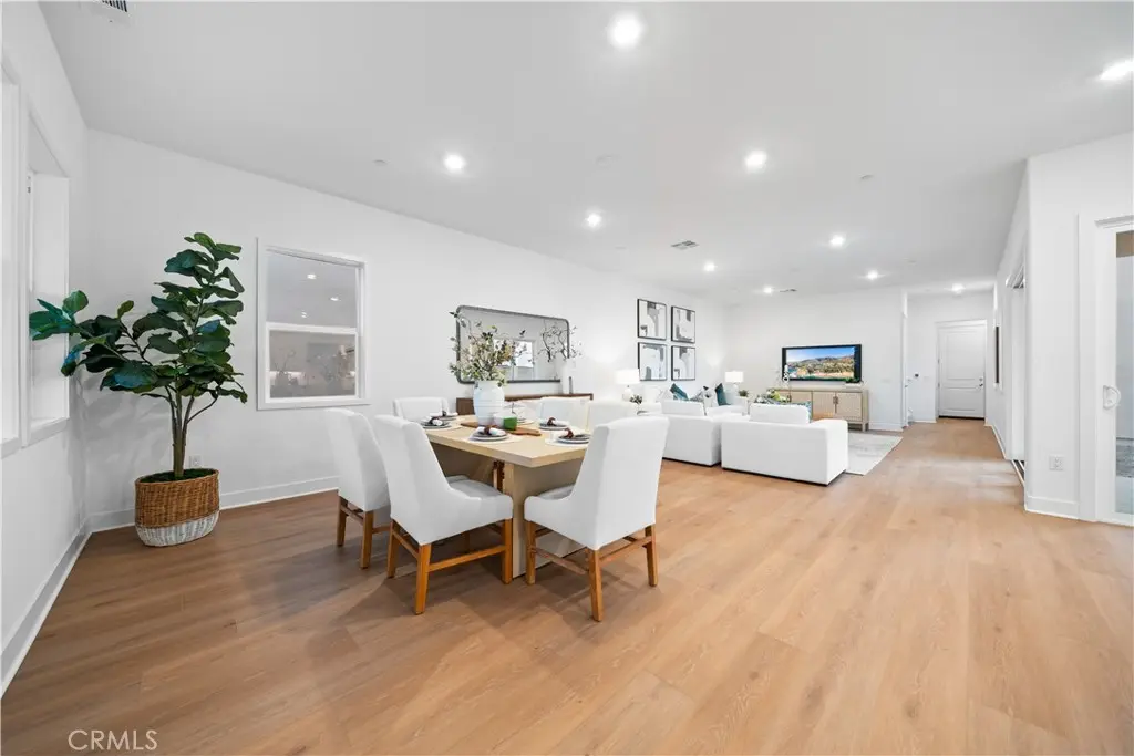 Residential Lease for rent at 580 Mulligan, Irvine, Orange County, CA featuring 5 beds and 5 baths
