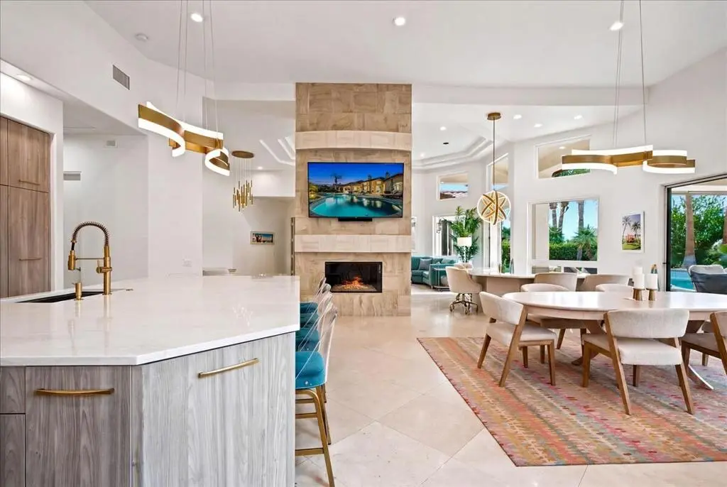 Residential Lease for rent at 78995 Via Carmel, La Quinta, Riverside County, CA featuring 5 beds and 6 baths