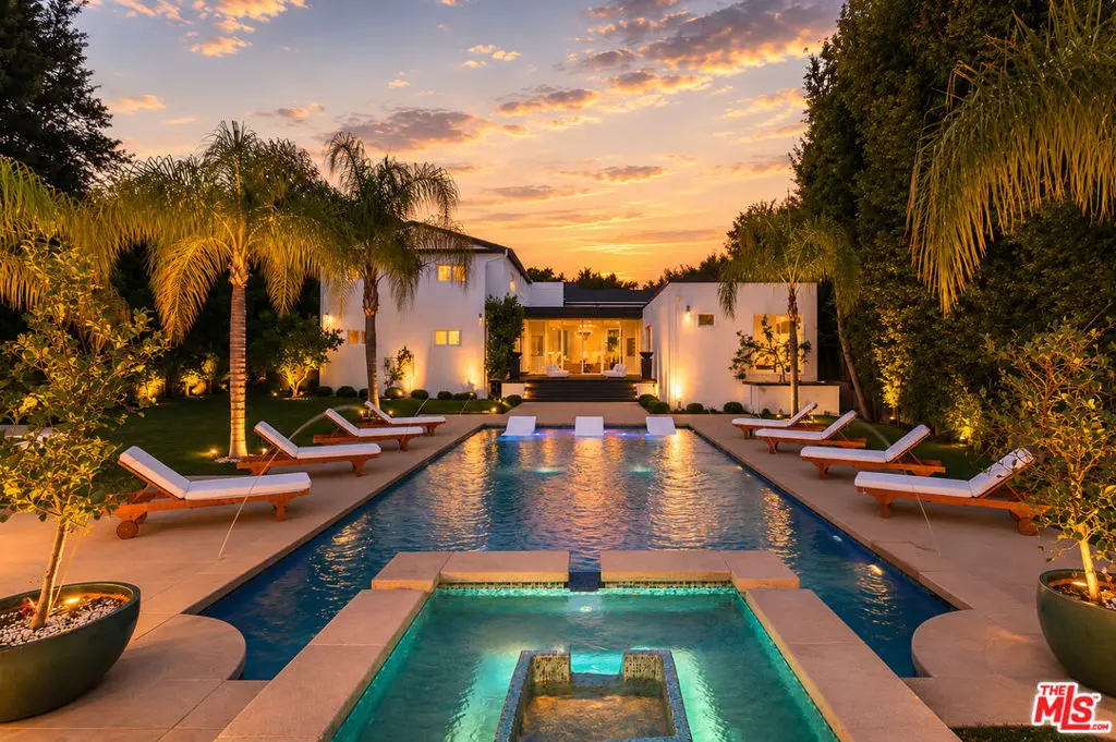 Residential Lease for rent at 703 N Maple Drive, Beverly Hills, Los Angeles County, CA featuring 7 beds and 9 baths