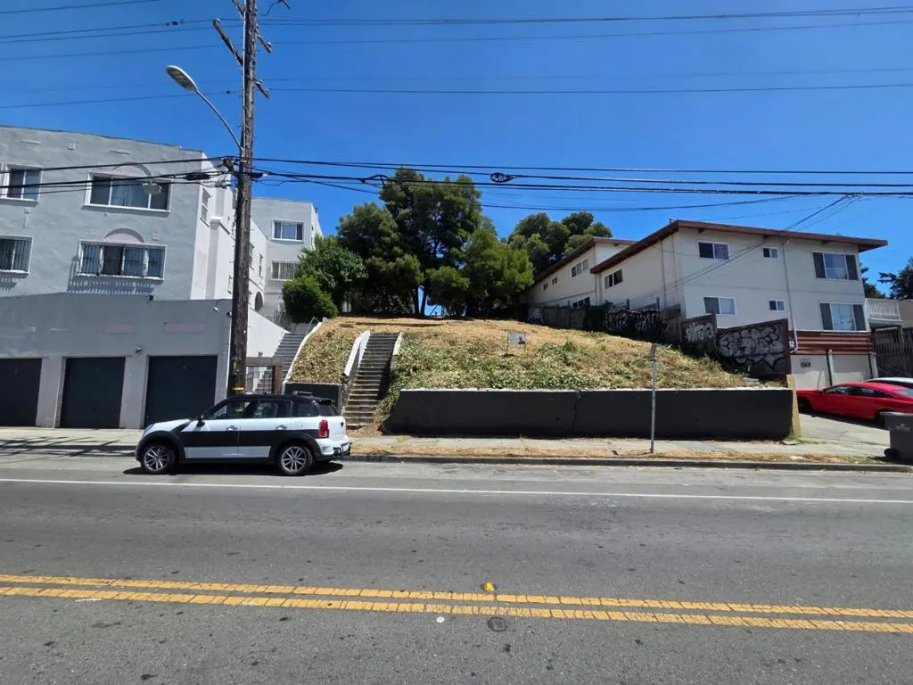 2120 35th Avenue, Oakland, CA — listing photo 1