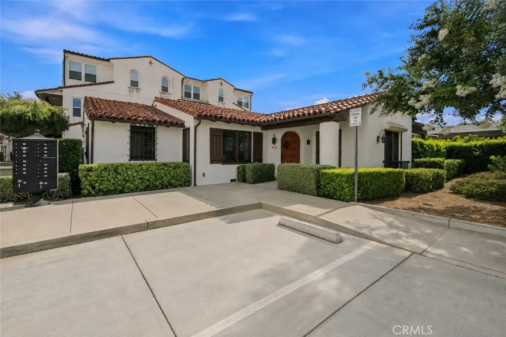 438 W Duarte, Monrovia, CA — listing photo 1