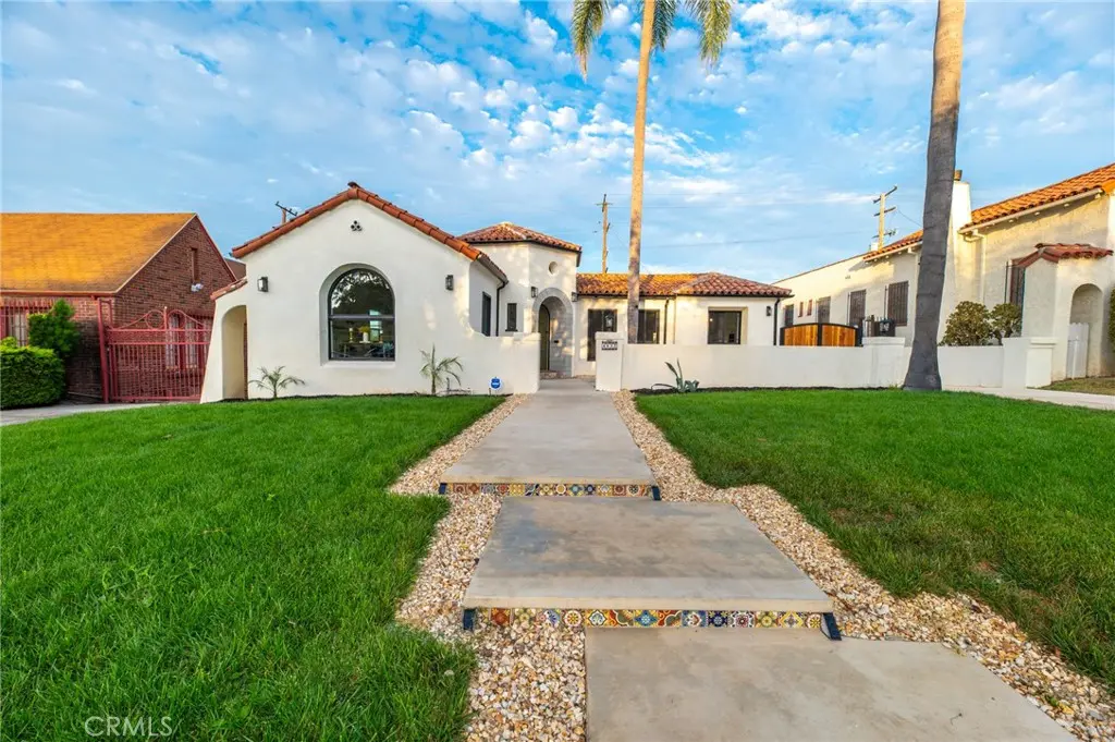 4832 S Victoria, View Park, CA — listing photo 1