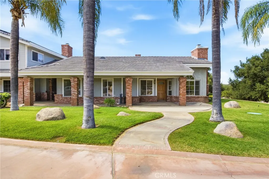 Residential Lease for rent at 37550 Calle De Companero, Murrieta, Riverside County, CA featuring 3 beds and 2 baths