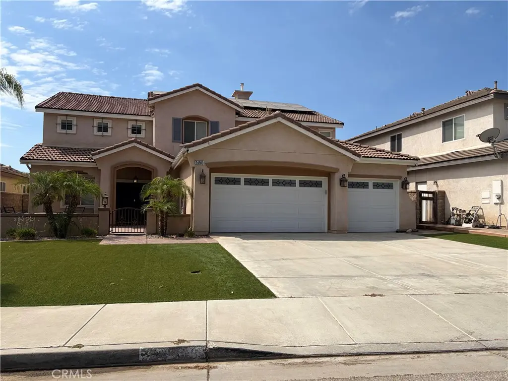 Residential Lease for rent at 24903 Sunset Vista, Menifee, Riverside County, CA featuring 4 beds and 3 baths