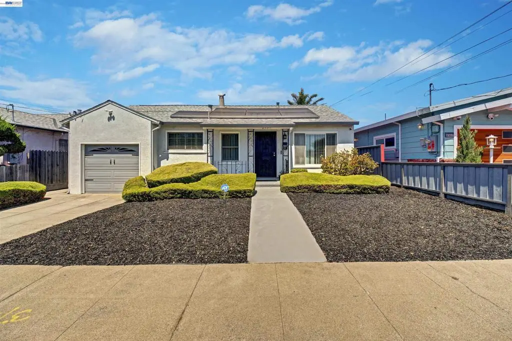 Single Family Residence for sale at 2331 Humphrey Ave, Richmond, CA featuring 2 beds and 1 bath