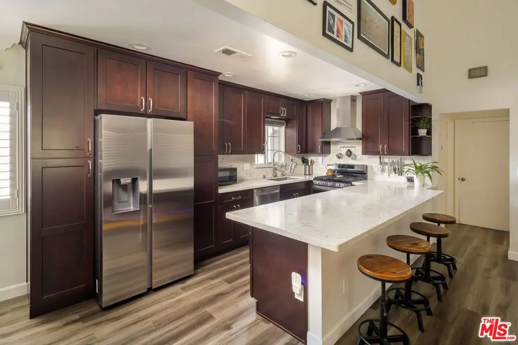 718 N Raymond Avenue 6, Pasadena, CA — listing photo 1