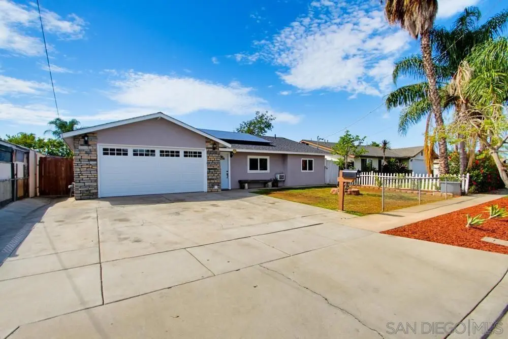 Single Family Residence for sale at 1439 E MISSION, Escondido, CA featuring 3 beds and 1 bath