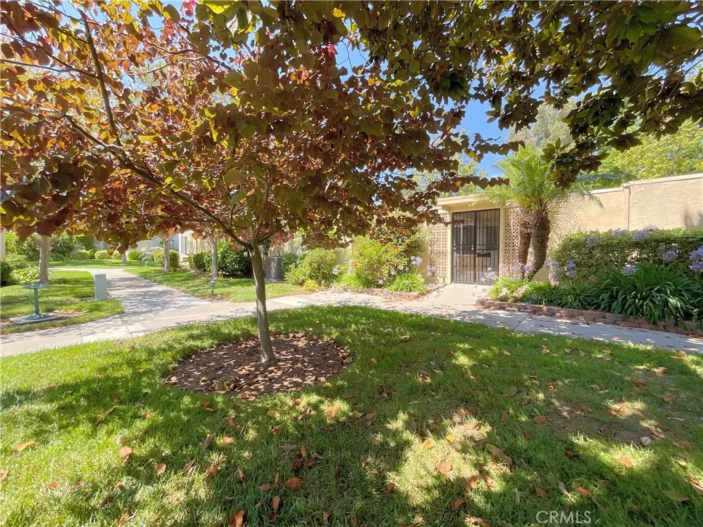 Stock Cooperative for rent at 221 Avenida Majorca C, Laguna Woods, CA featuring 2 beds and 2 baths