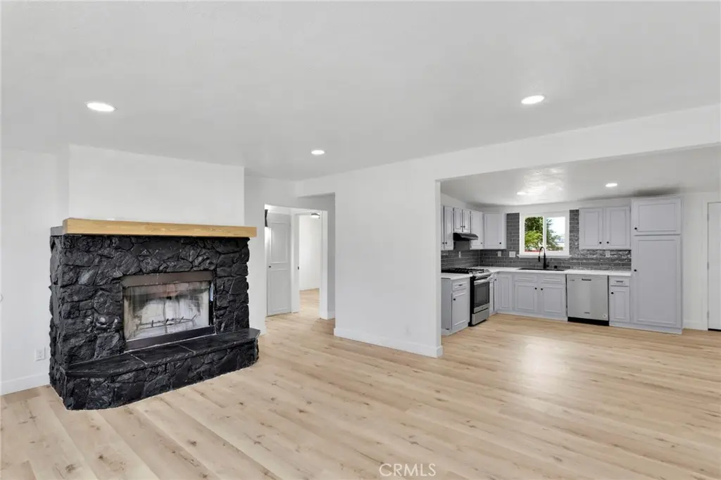 12556 Hickory, Victorville, CA — listing photo 1