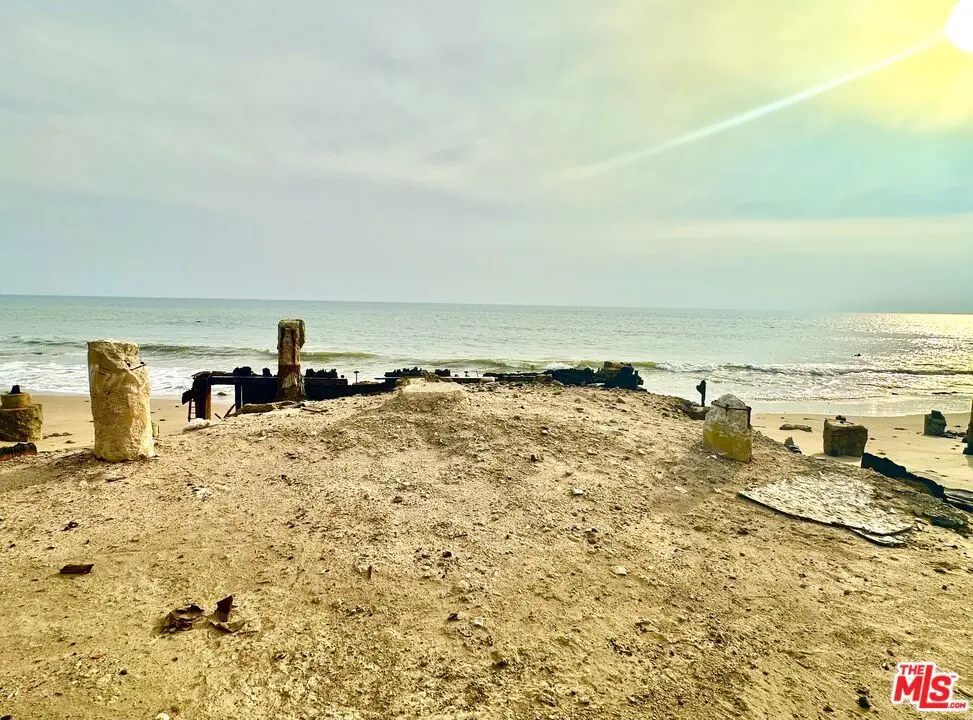 19240 Pacific Coast Highway, Malibu, CA — listing photo 1