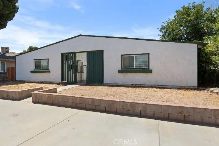 400 E Lancaster, Lancaster, CA — listing photo 1