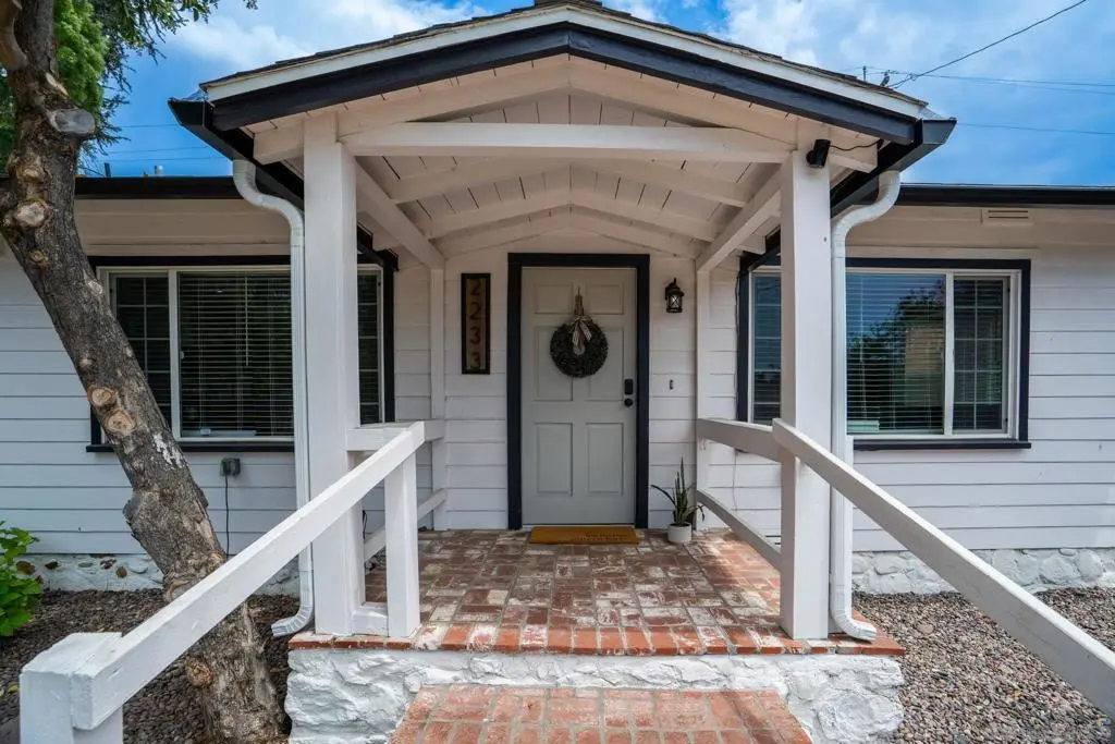 2233 35 W Victoria, Alpine, CA — listing photo 1