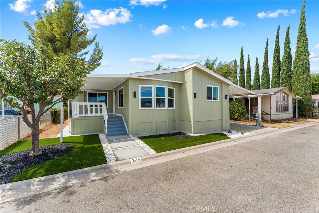 Manufactured In Park for sale at 40701 Rancho Vista 224, Palmdale, CA featuring 3 beds and 2 baths