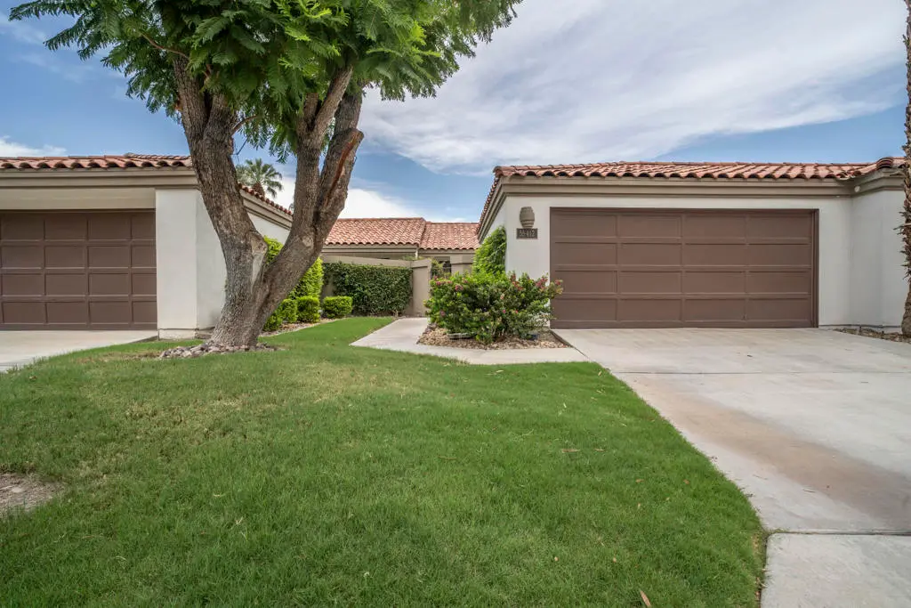 Condominium for sale at 55412 Riviera, La Quinta, CA featuring 2 beds and 2 baths