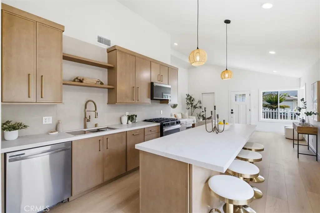 27332 Las Nieves, Mission Viejo, CA — listing photo 1