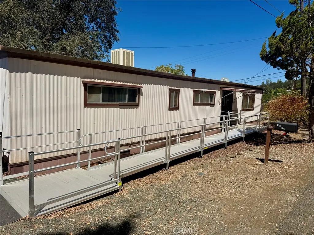 4023 Hemlock, Clearlake, CA — listing photo 1