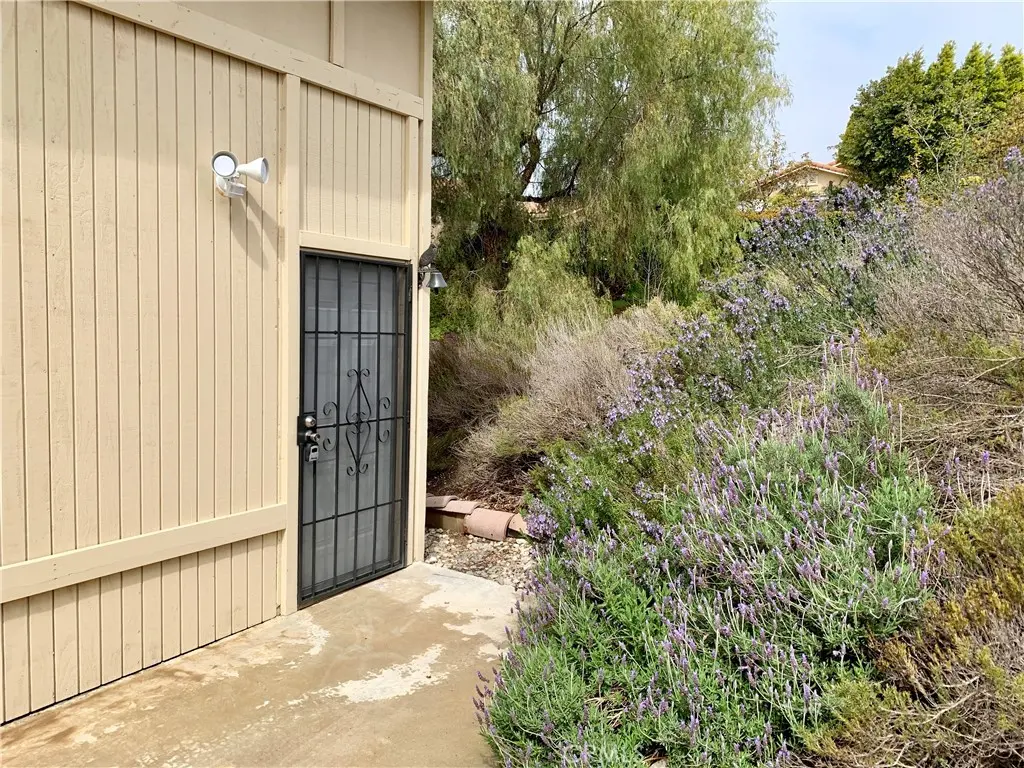Residential Lease for rent at 40077 Parado Del Sol Drive 3, Temecula, Riverside County, CA and 1 bath
