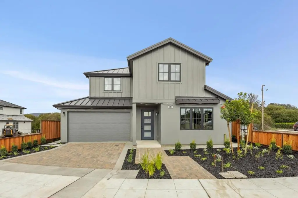 Single Family Residence for sale at 587 Creekside Court, Half Moon Bay, CA featuring 4 beds and 5 baths