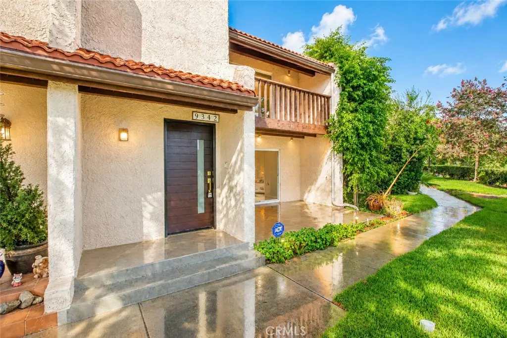 9512 Via Venezia, Burbank, CA — listing photo 1