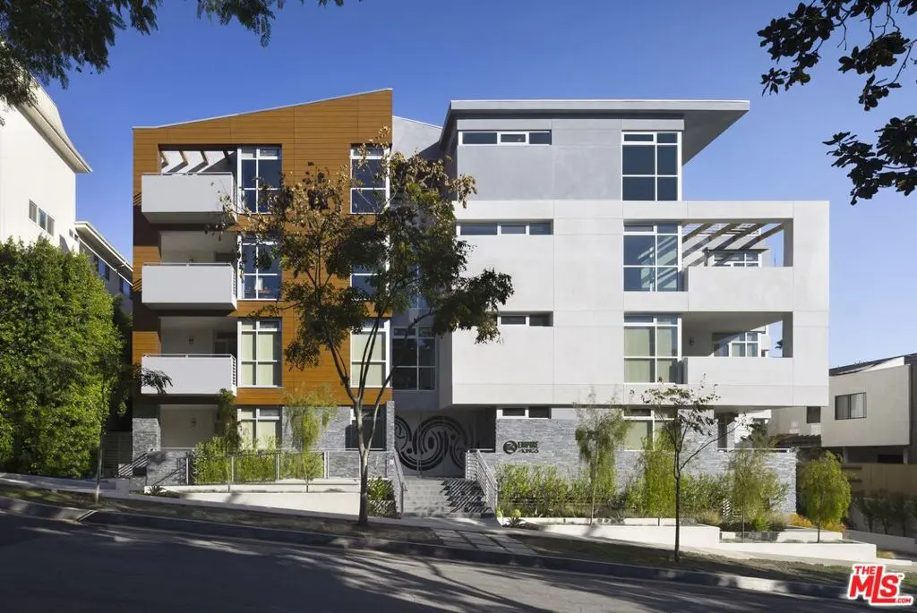Residential Lease for rent at 1232 N KINGS Road 302, West Hollywood, Los Angeles County, CA featuring 2 beds and 2 baths