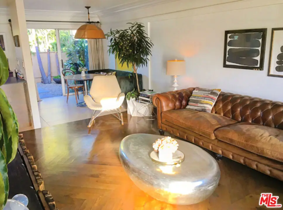 Condominium for rent at 5532 Village Green, Los Angeles, CA featuring 1 bed and 1 bath