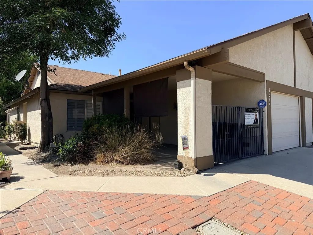 Duplex for sale at 1364 Sierra Seneca Drive, San Jacinto, CA featuring 2 beds and 2 baths