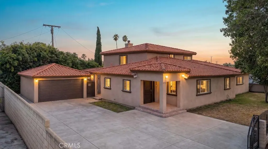 1042 W Mcfadden Avenue, Santa Ana, CA — listing photo 1