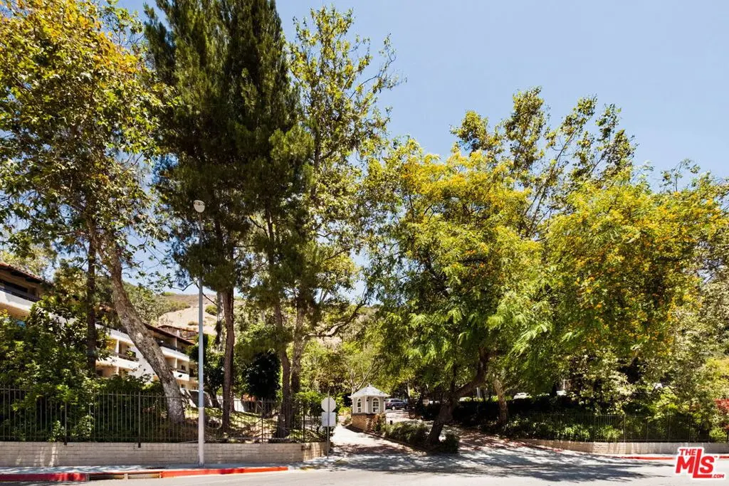 Condominium for sale at 2700 Cahuenga Boulevard 4303, Los Angeles, CA featuring 2 beds and 2 baths