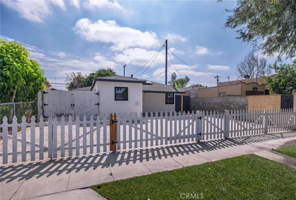 5910 Walnut Ave, Long Beach, CA — listing photo 1