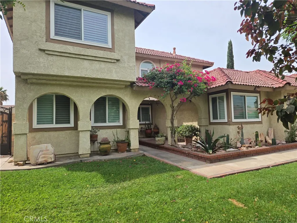 831 W El Molino, Bloomington, CA — listing photo 1