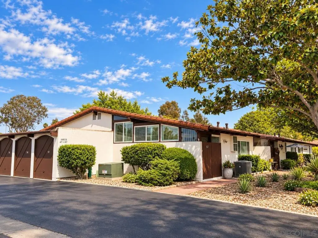 Single Family Residence for rent at 16533 Caminito Vecinos 57, San Diego, CA featuring 2 beds and 2 baths