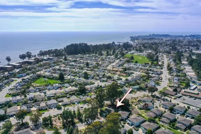 Condominium for sale at 1133 Callas Lane 2, Capitola, CA featuring 2 beds and 1 bath