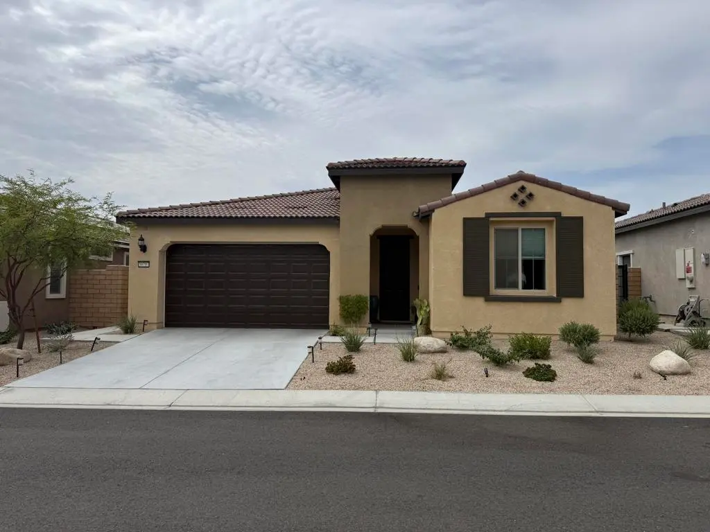 Residential Lease for rent at 39797 Felicita Parkway, Palm Desert, Riverside County, CA featuring 2 beds and 2 baths