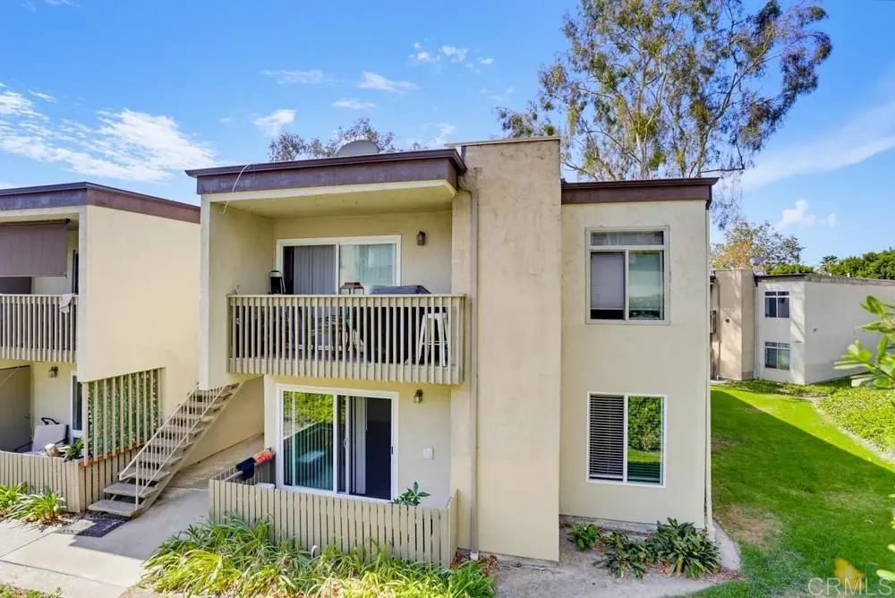 432 Edgehill Lane 156, Oceanside, CA — listing photo 1