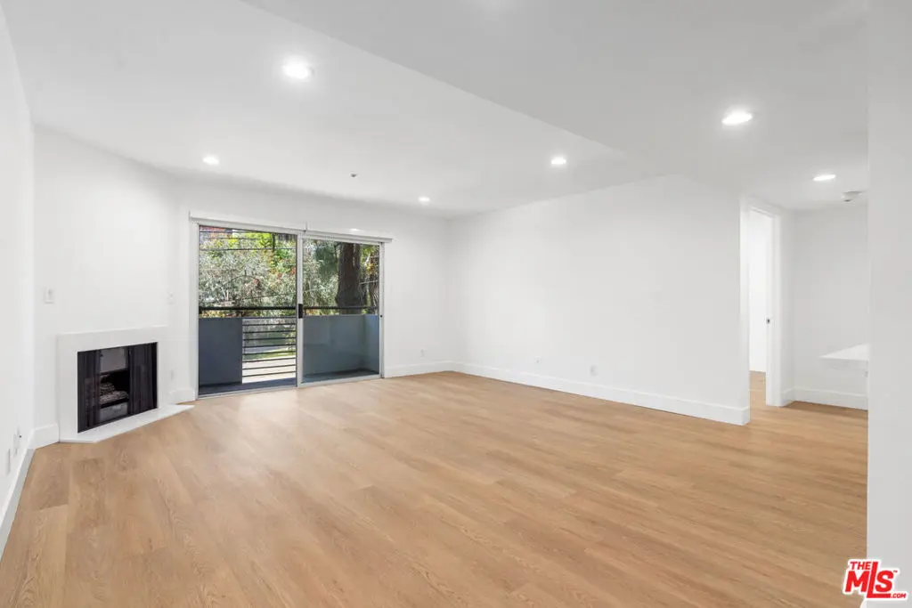16100 W Sunset Boulevard 201, Pacific Palisades, CA — listing photo 1
