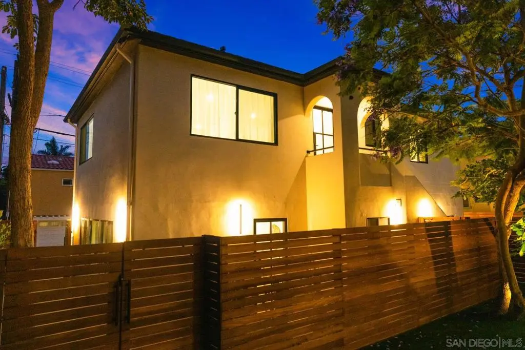 Single Family Residence for rent at 7372 Bishops Ln, La Jolla, CA featuring 2 beds and 1 bath