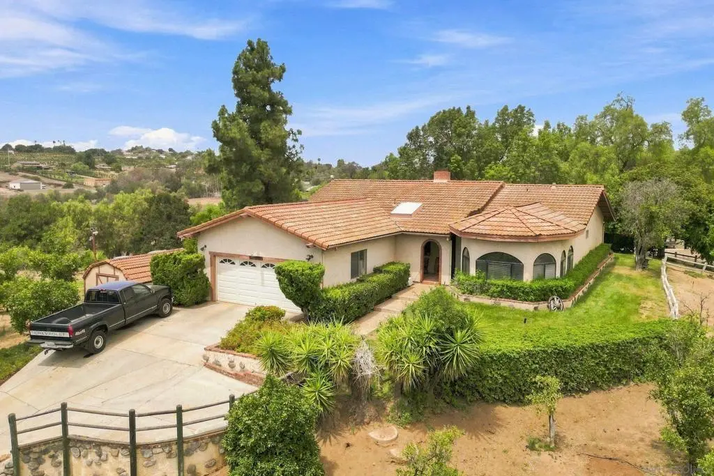 30136 Rolling Hills, Valley Center, CA — listing photo 1