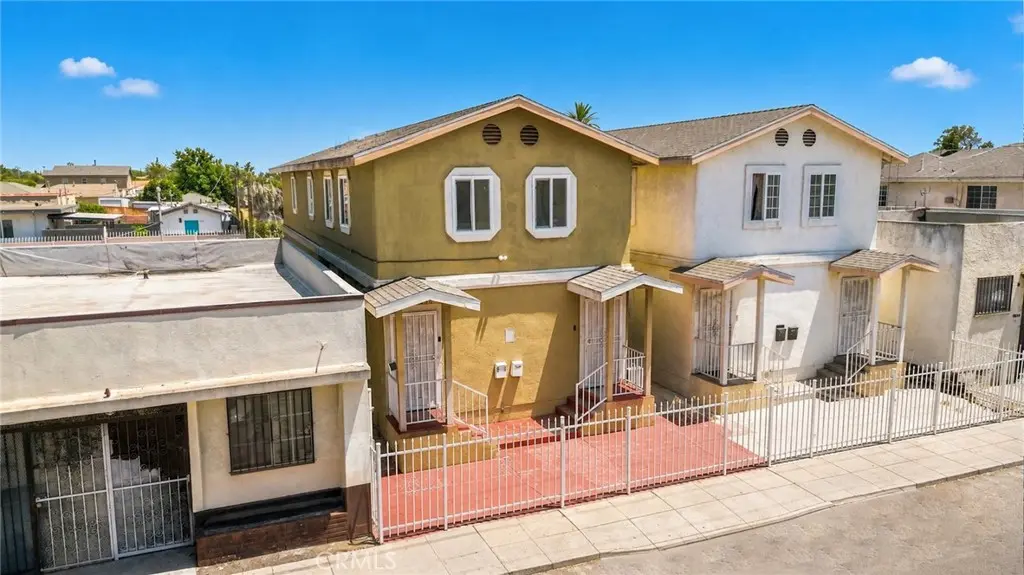 Duplex for sale at 9212 Avalon, Los Angeles, CA