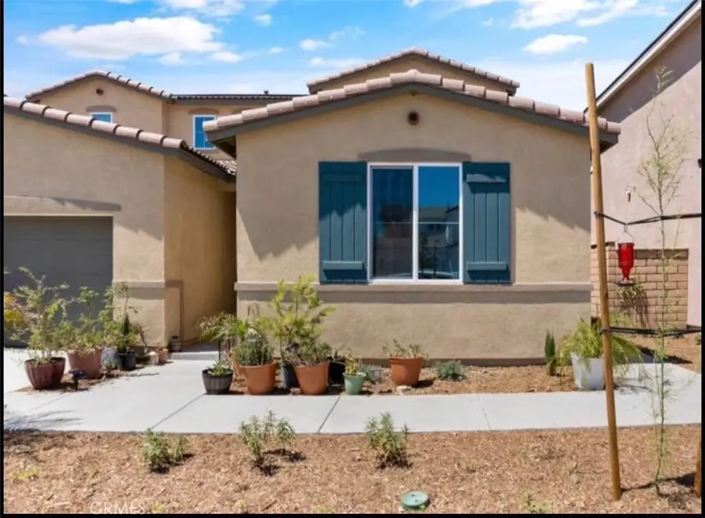 Residential Lease for rent at 5066 Banjo, Hemet, Riverside County, CA featuring 1 bed and 1 bath