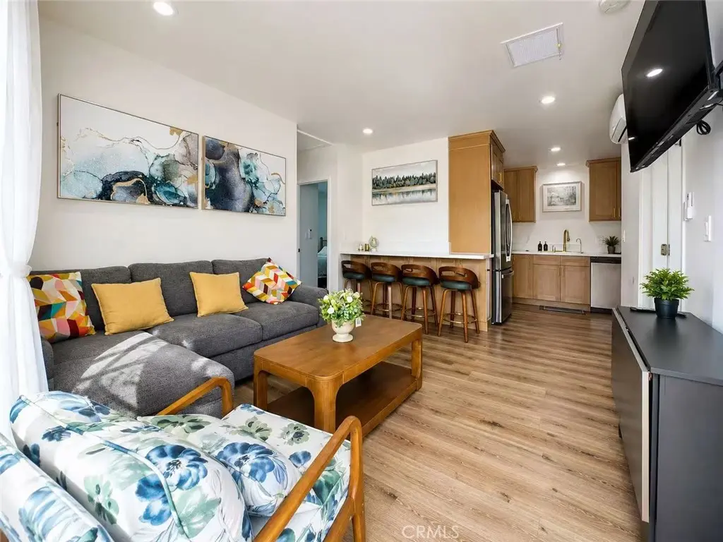 559 E Juanita B, Glendora, CA — listing photo 1