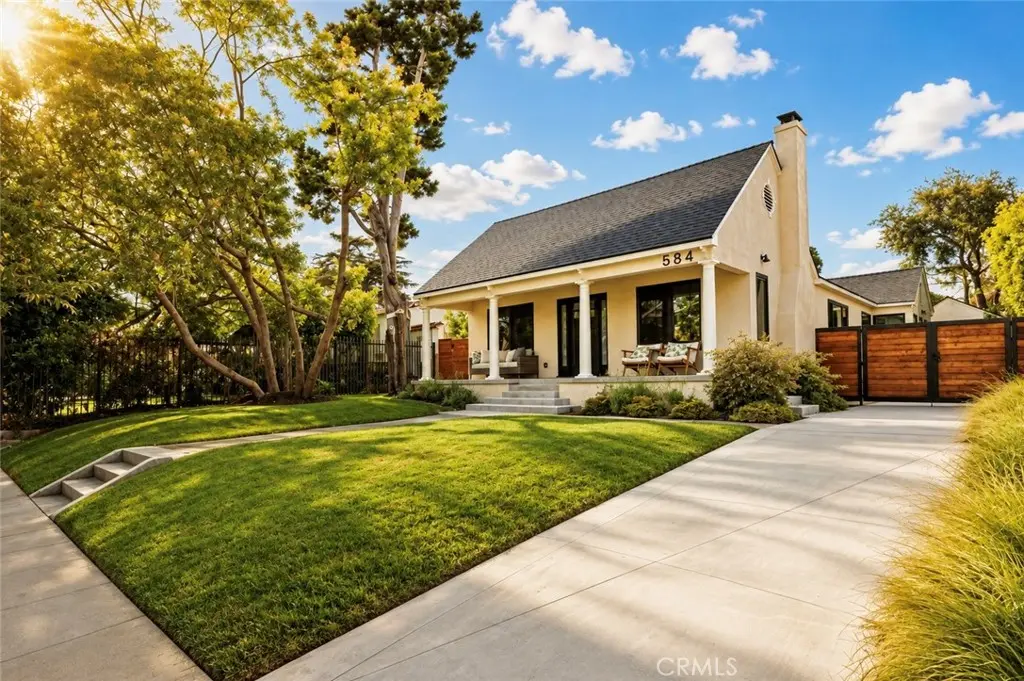 Single Family Residence for sale at 584 N Plymouth, Los Angeles, CA featuring 3 beds and 3 baths