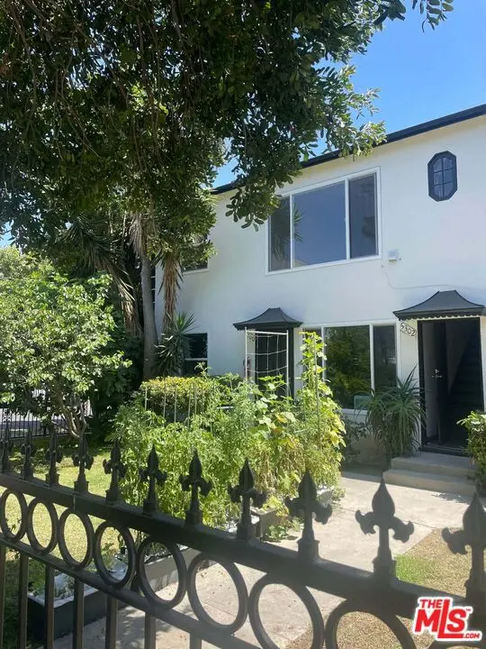 Condominium for rent at 5310 Loma Linda Avenue 10, Los Angeles, CA featuring 2 beds and 1 bath