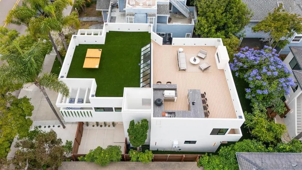 Single Family Residence for rent at 7376 Fay Ave, La Jolla, CA featuring 4 beds and 3 baths